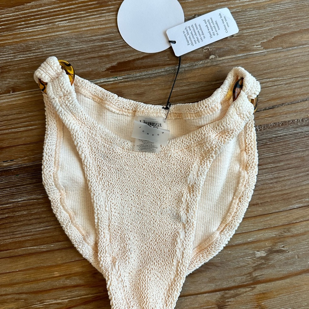 Cream hunza G bottoms NWT